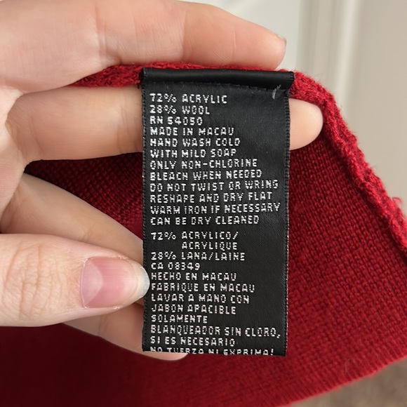 Red coat - Picture 5 of 5